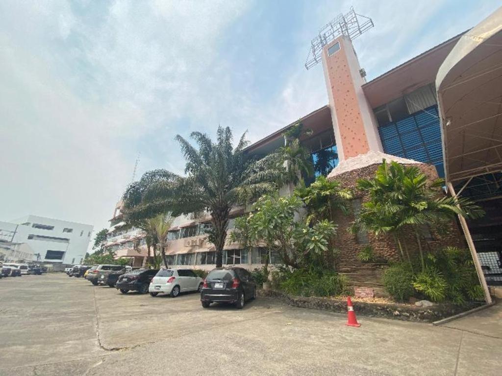 OYO 903 Madame Kim Hostel Lampang Exterior foto