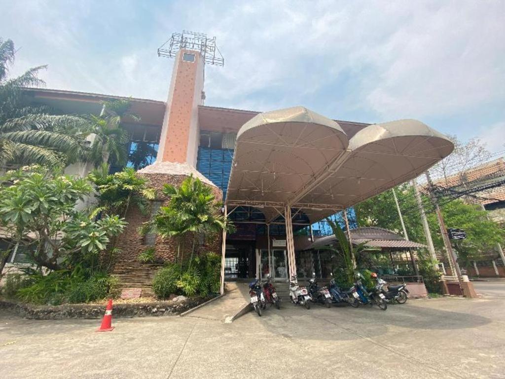 OYO 903 Madame Kim Hostel Lampang Exterior foto